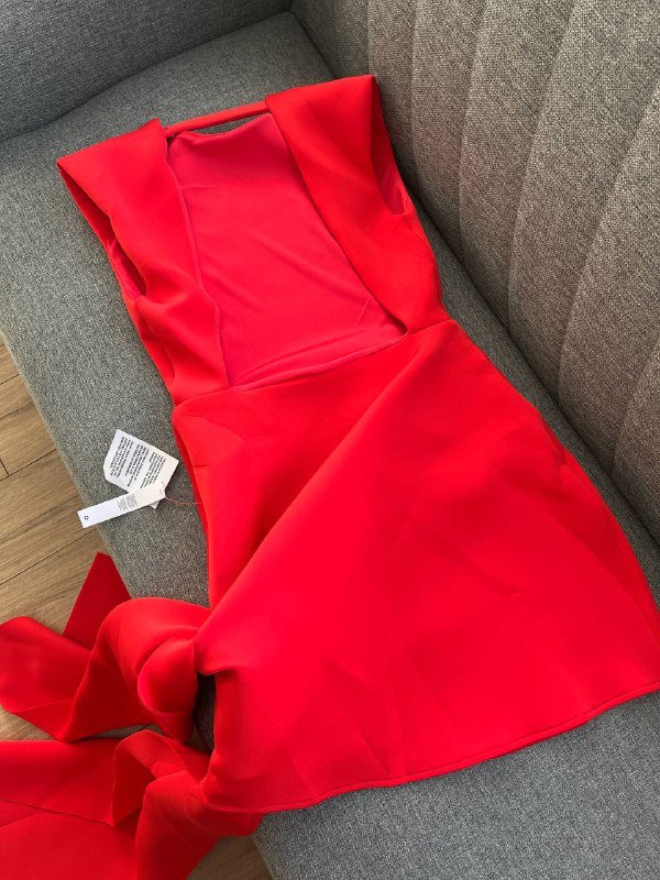 Красное мини-платье ASOS DESIGN, Красное мини-платье со шлейфом ASOS DESIGN 10