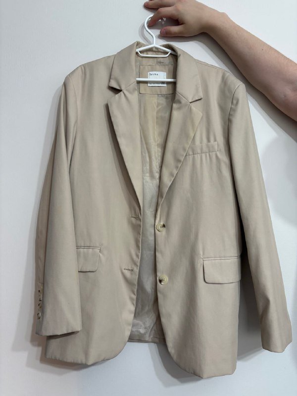 блузка Koton, женская футболка, футболка SHU, пиджак Bershka, ремень черный 4