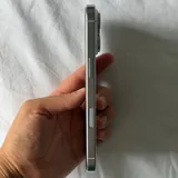 iPhone 16 Pro — 256 GB 5