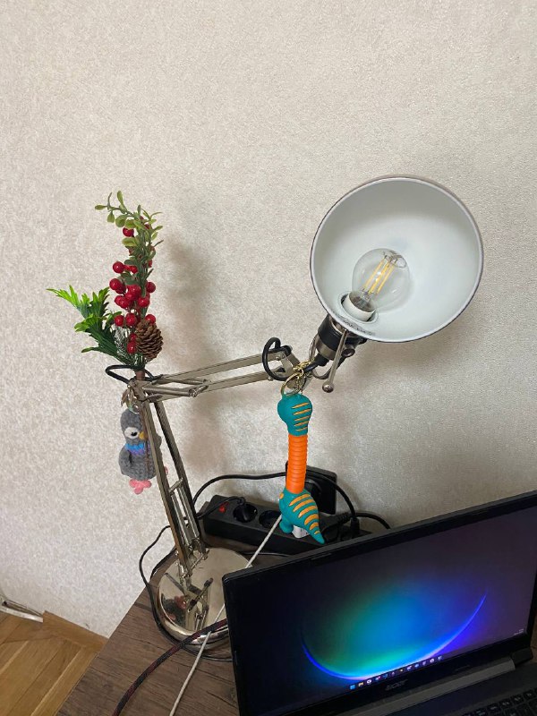 Два стола из турецкой икеи, настольная лампа, ИБП, игровой стул, тумбочка 3