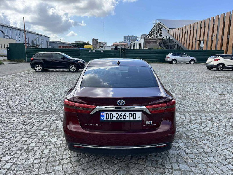 Toyota Avalon Hybrid 2016 Limited 3