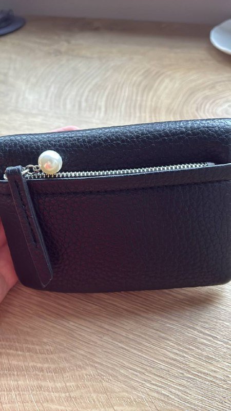 Кошелек черный кожаный 2