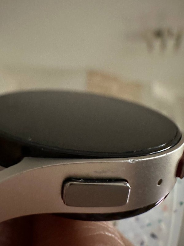 Samsung Watch 6 40mm with two extra straps 4