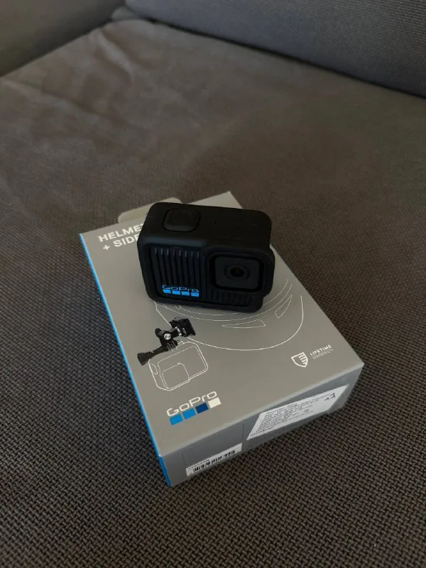 GoPro Hero 2024, Sony WH-1000XM5 1