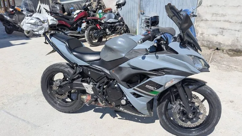 Kawasaki Ninja 650 ABS 1