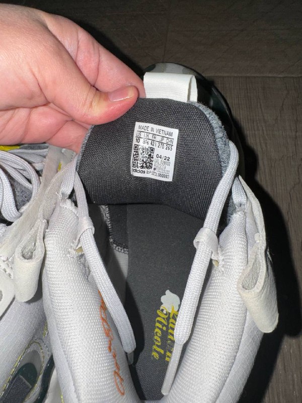 Баскетбольные кроссовки Adidas Exhibit B 2