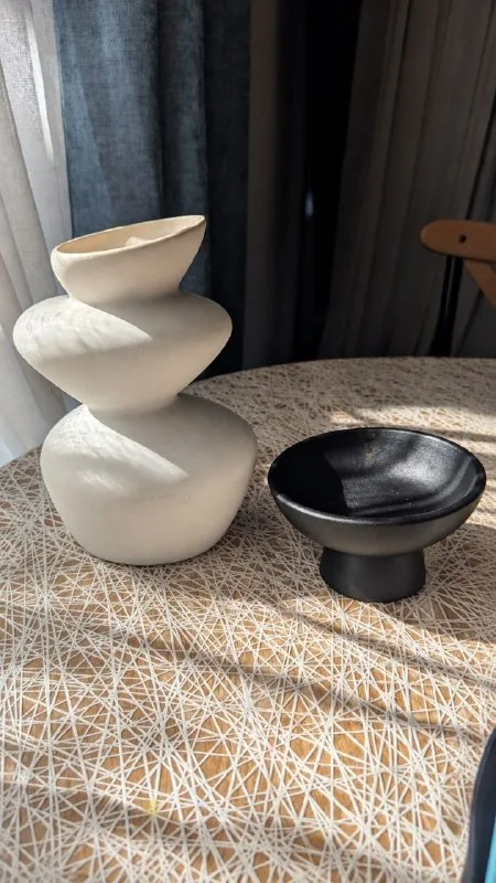 Вазы, лампы, бутылка, коврики, мяч, зеркало, подставки, коробки 1