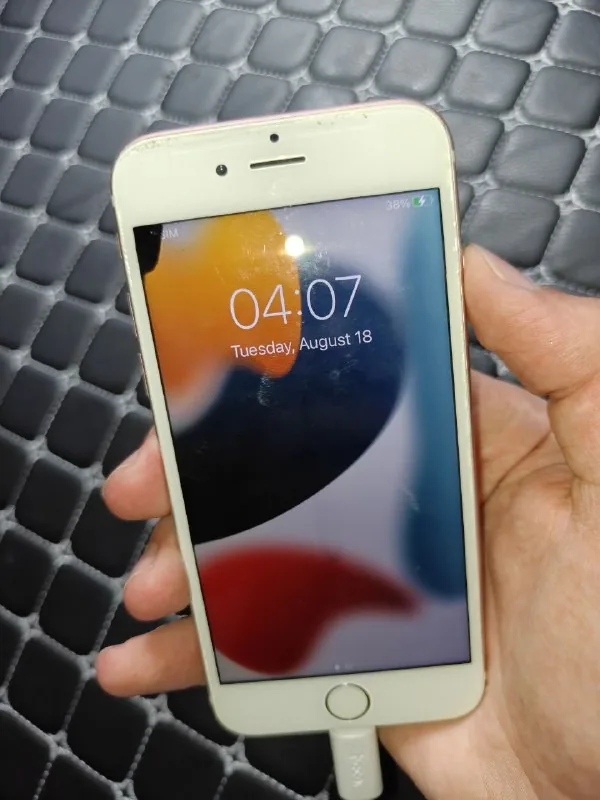 iPhone 6s 64 GB 1