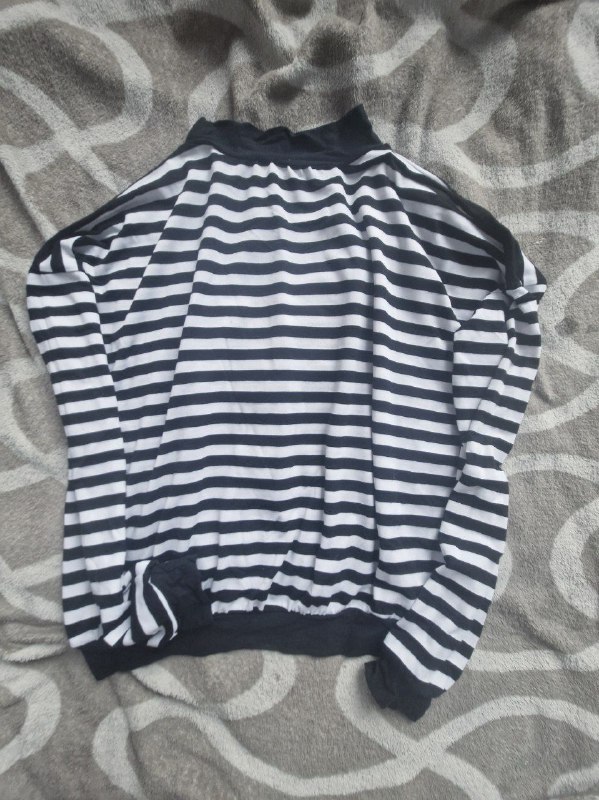 Куртка черная, кофты, джинсы, штаны, жилетка, обувь, шорты, юбка 8