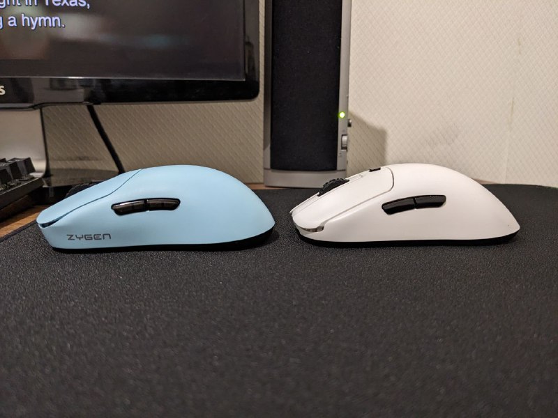 Vaxee XE and NP01S gaming mice 2