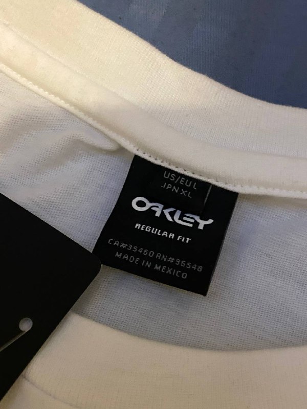 Лонгслив Oakley, Лонгслив Calvin Klein 2