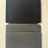 iPad 8 32GB, Apple Smart Keyboard, Apple Pencil 1st gen 4