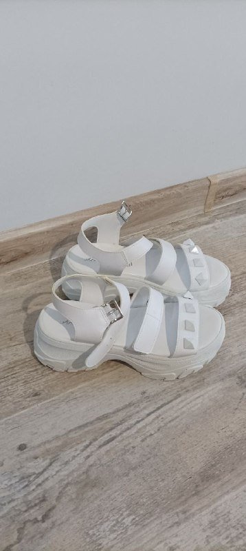 Басаножки, зеркала Ford Fiesta, мышь HP, вентилятор, подушка, Xiaomi Redmi Note 10, SSD Kingston 4