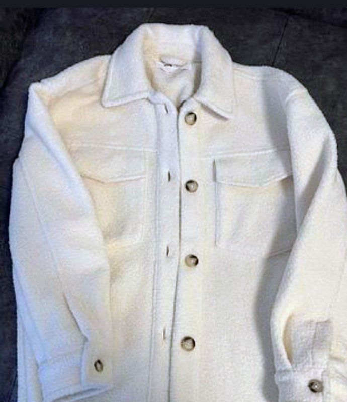 Белая женская куртка Sinsay XS