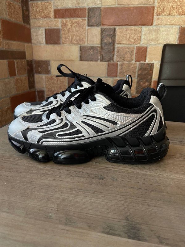 Мужские и женские кроссовки 41 размер