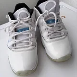 Nike Air Jordan 11 Low 3