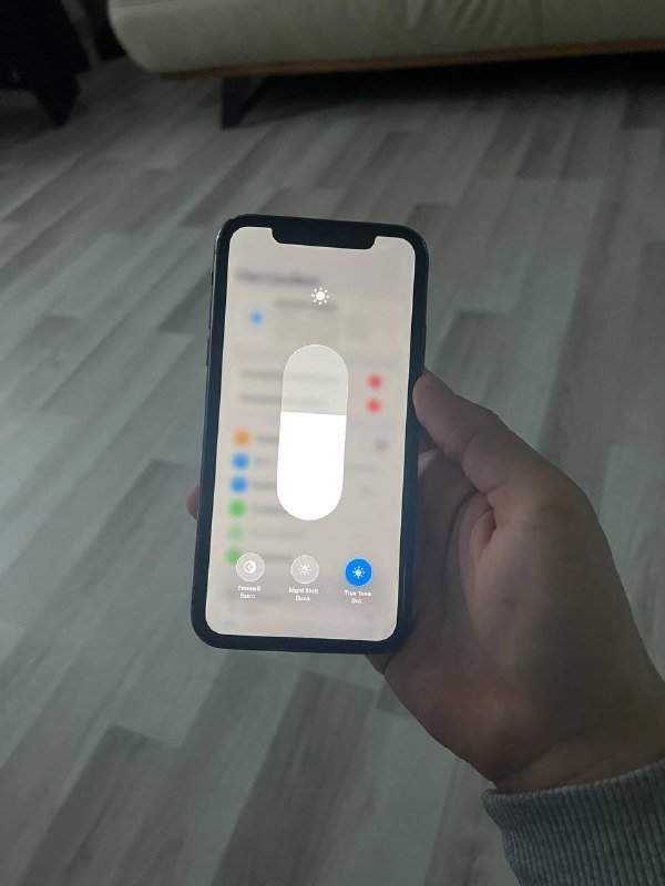 IPhone 11, IPhone XR 7