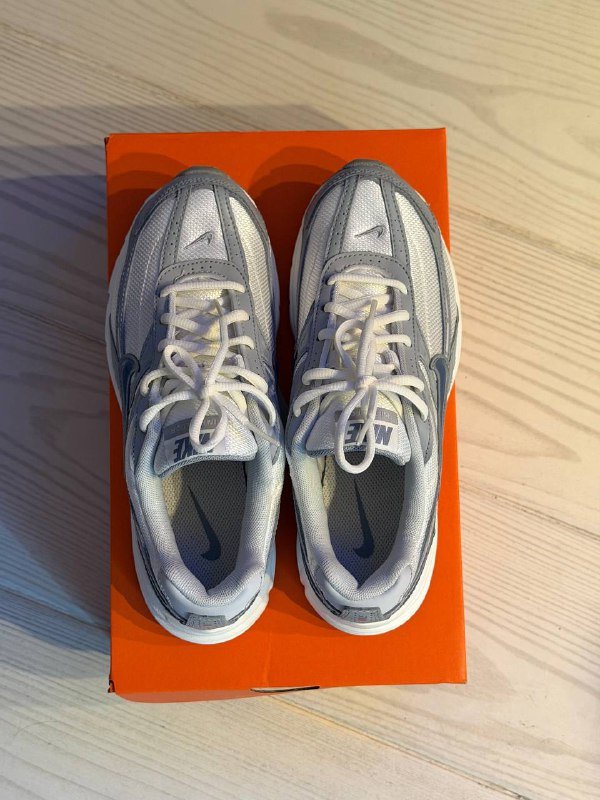 Женские кроссовки Nike Initiator 3