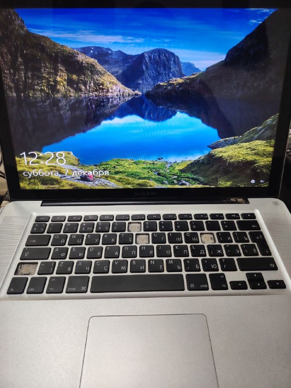 Apple MacBook Pro A1286 Laptop 4