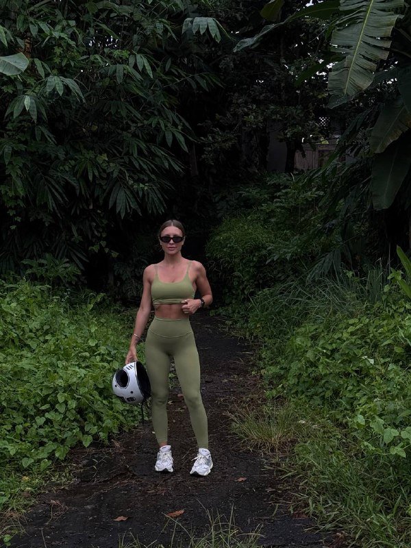 Розовый спортивный топ 4