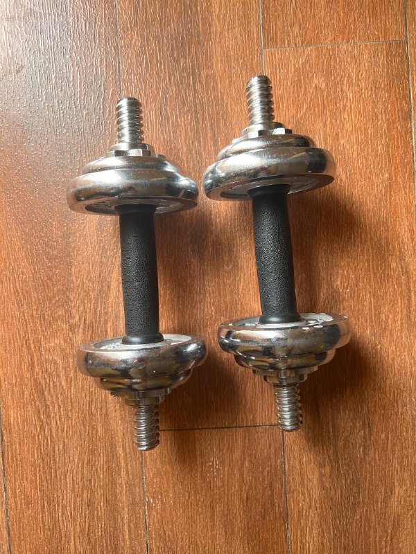 Гантели по 4.5 кг каждая