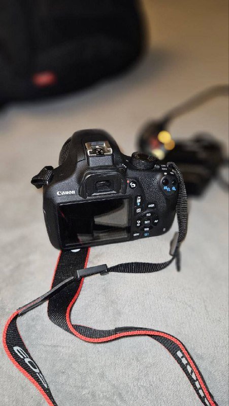 Canon EOS 1200D камера и объектив Canon 75-300mm 5