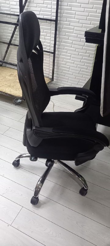 Офисное кресло для работы