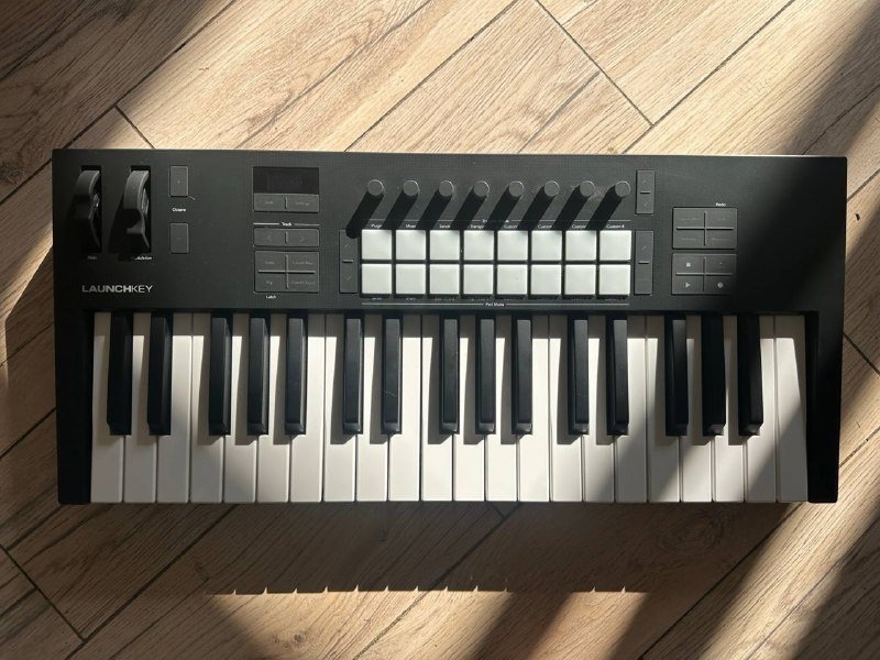 novation launchkey 37 mk4 контроллер