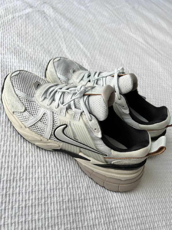 Кроссовки Nike V2K, размер маломерки