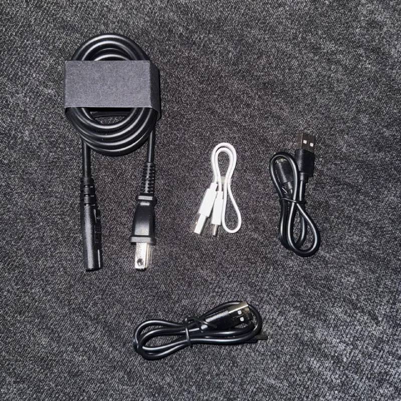 Комплект новых кабелей USB-C, USB и IEC C7