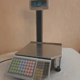 Весы и сенсорный монитор 1