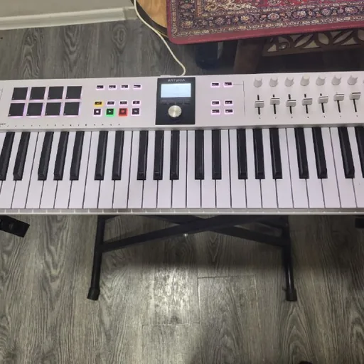 MIDI-клавиатура Arturia KeyLab Essential 49, подставка для синтезатора