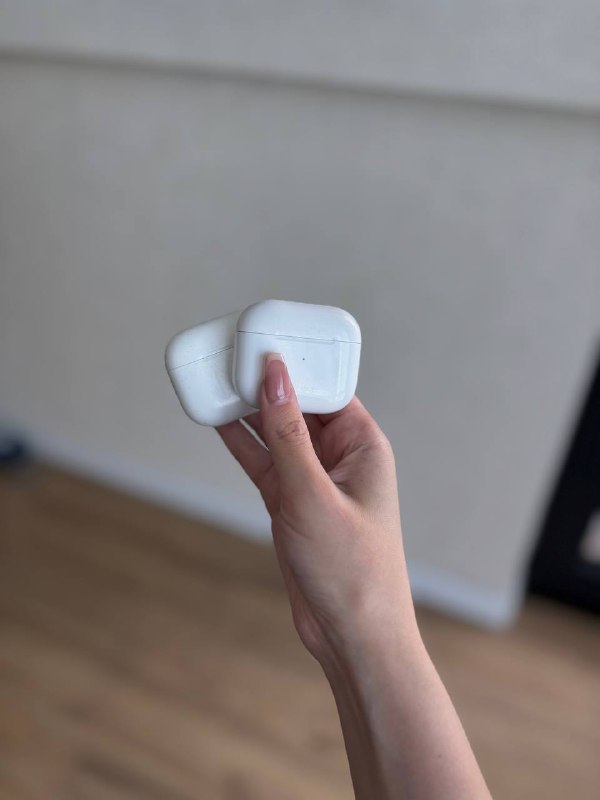 iPhone 14, iPhone 12, AirPods 3, Nintendo Switch 6