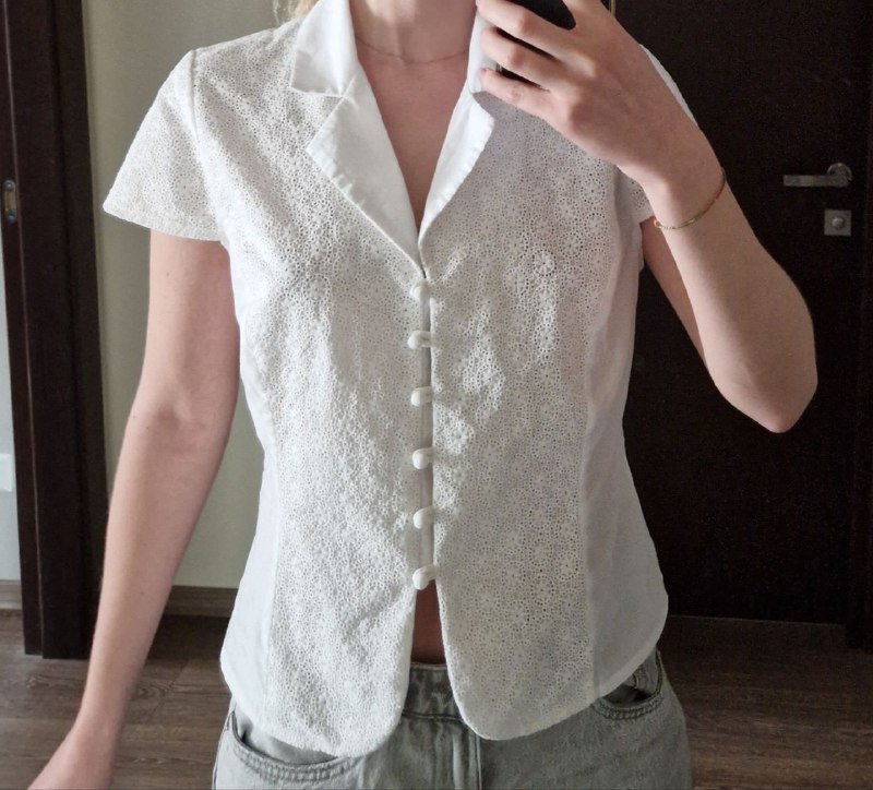 Рубашка белая женская с узором размер 42 3