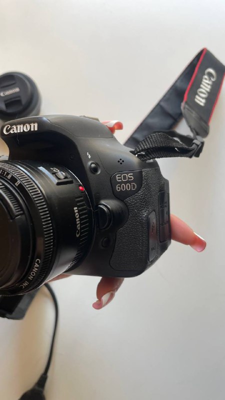 Фотоаппарат Canon 600D с объективами и аксессуарами 5