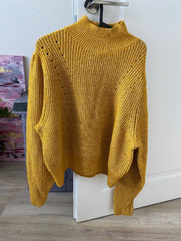 Leggings, tops, and sweaters 10