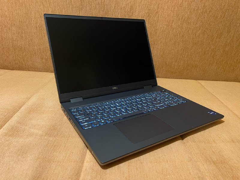 Dell Precision 7670 Workstation, 2 Apple MacBook M2 Pro 2023