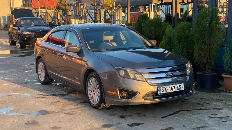Ford Fusion Hybrid 2.5 2010 год