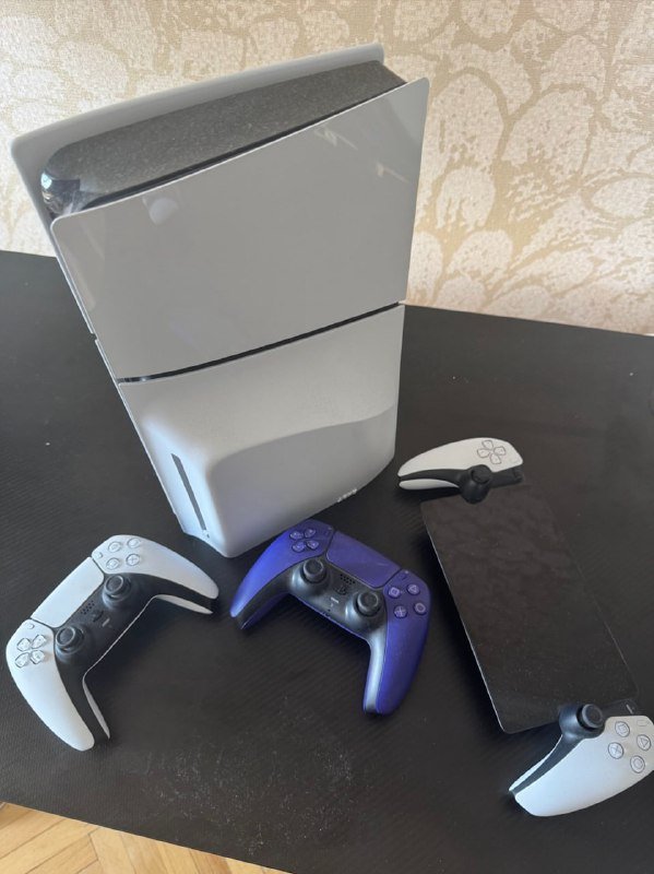 PS5 с дисководом, два контроллера, PS portal