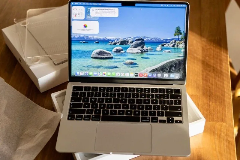 MacBook Air 13 M5 16/512GB Silver 1