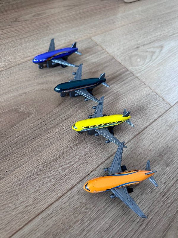 Игрушечные самолеты 4 шт