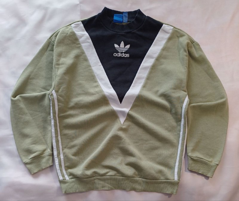 Adidas Sweater