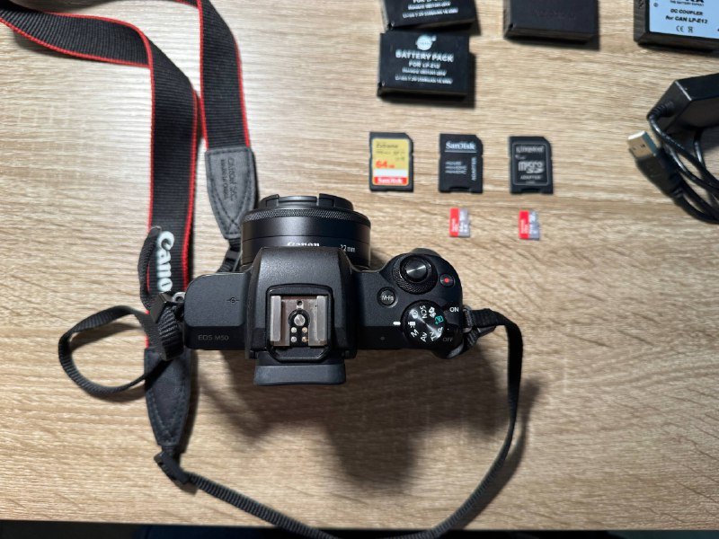 Canon EOS M50 Mark I, объективы, карты памяти, аккумуляторы 6
