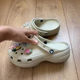 Crocs, женские шлепанцы 1