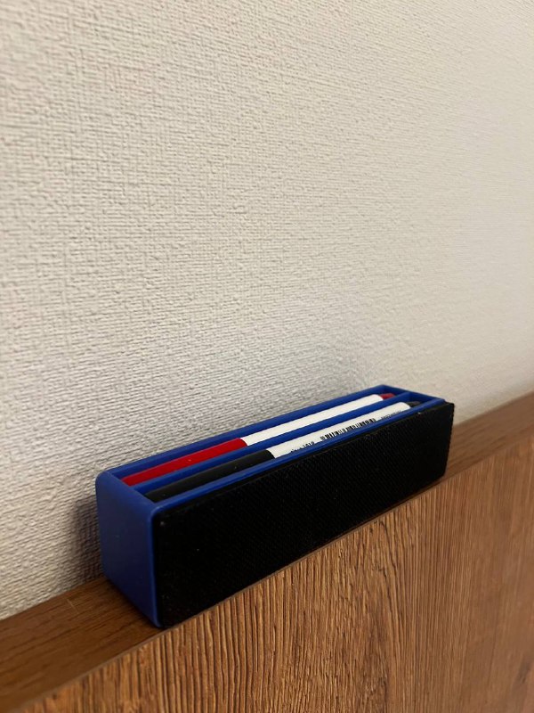 Магнитно-маркерная доска с маркерами и губкой 2