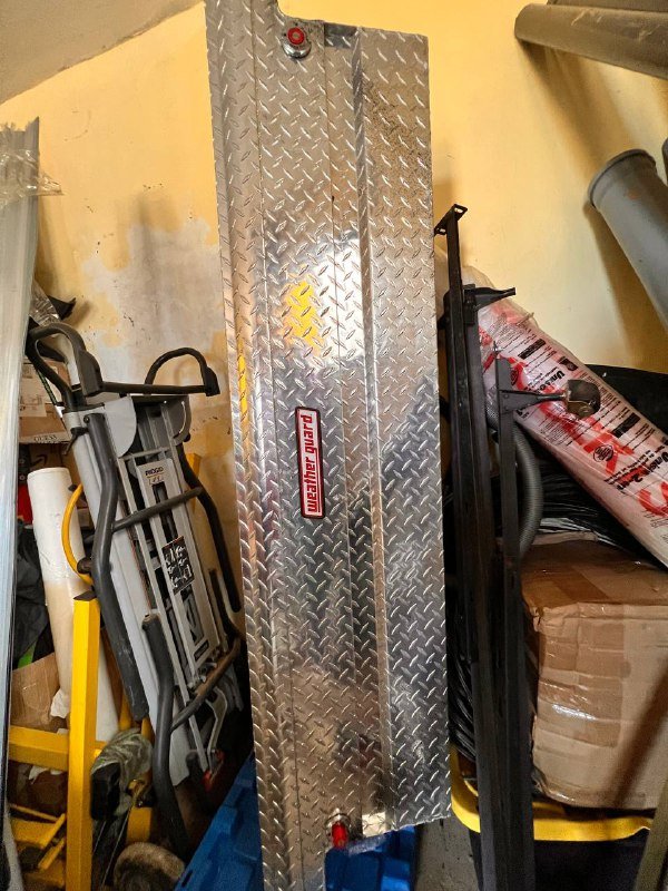 Ящик алюминиевый для инструментов пикапа с замком 5