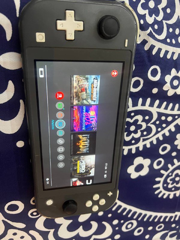Nintendo Switch Lite с играми 5
