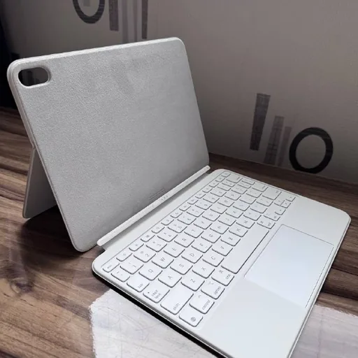 MacBook Pro 15.4 inch, Magic Keyboard
