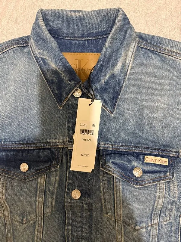 Женская куртка Calvin Klein 1