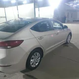 Hyundai Elantra 4